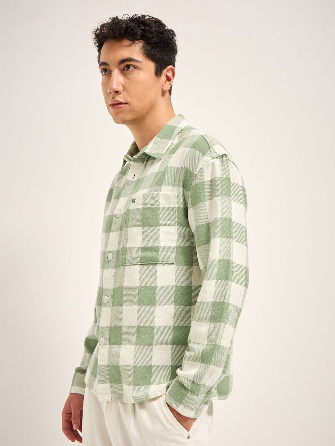THE BEAR HOUSE Men Spread Collar Buffalo Checked Cotton Relaxed Fit Casual Shirt