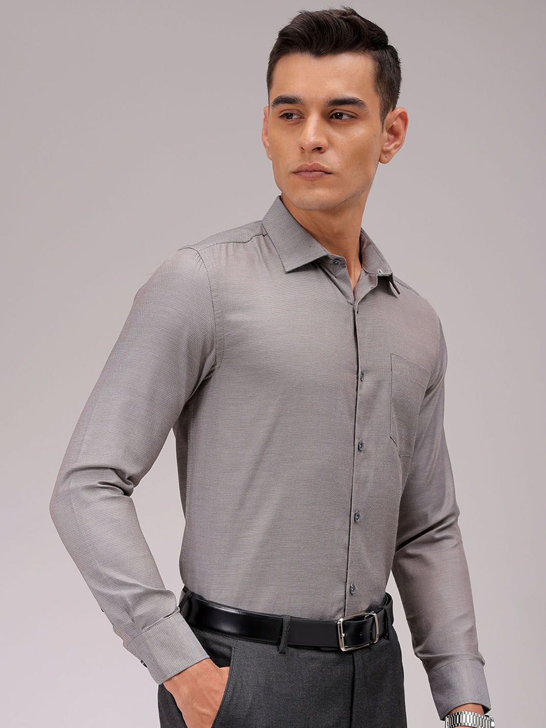 The Indian Garage Co. X Luxe Men Cutaway Collar Solid Slim Fit Formal Shirt