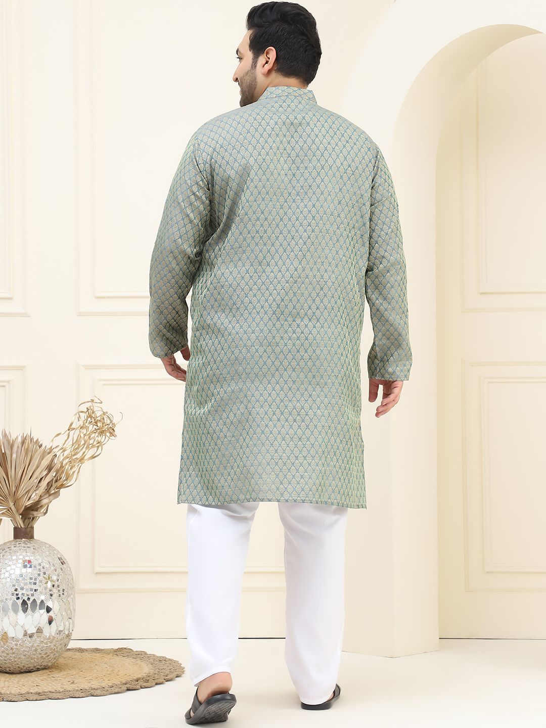 SOJANYA PLUS Plus Size Woven Design Kurta with Pyjama