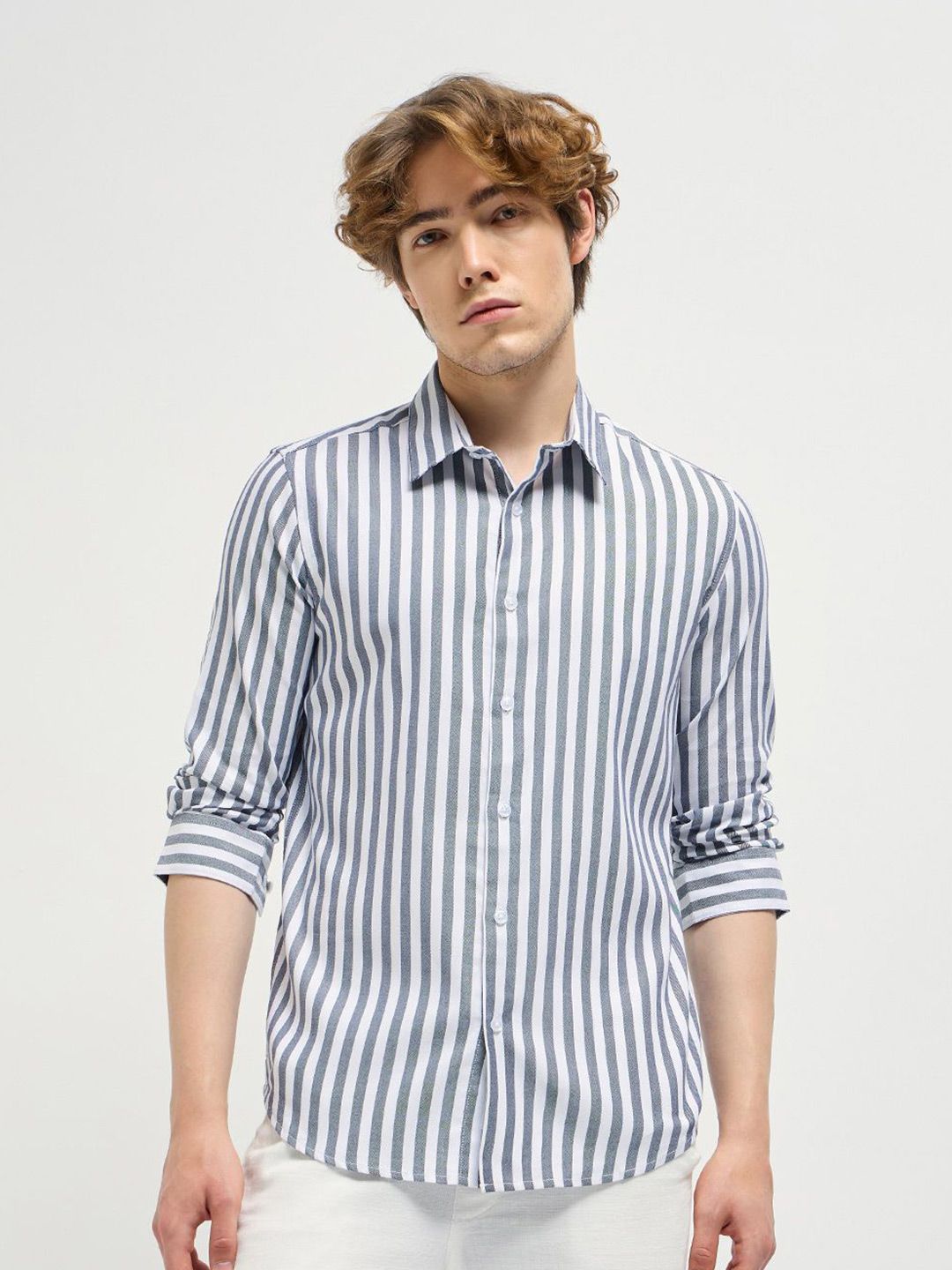 THE BEAR HOUSE Men Spread Collar Vertical Striped Cotton Casual Shirt