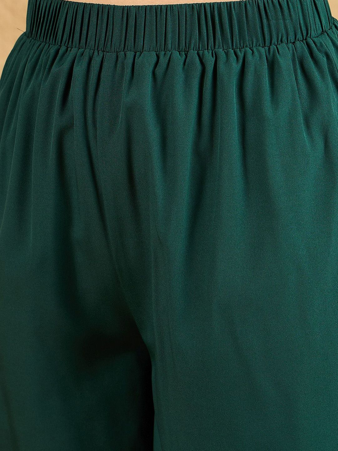 Berrylush Green V-Neck Crop Top With Palazzo