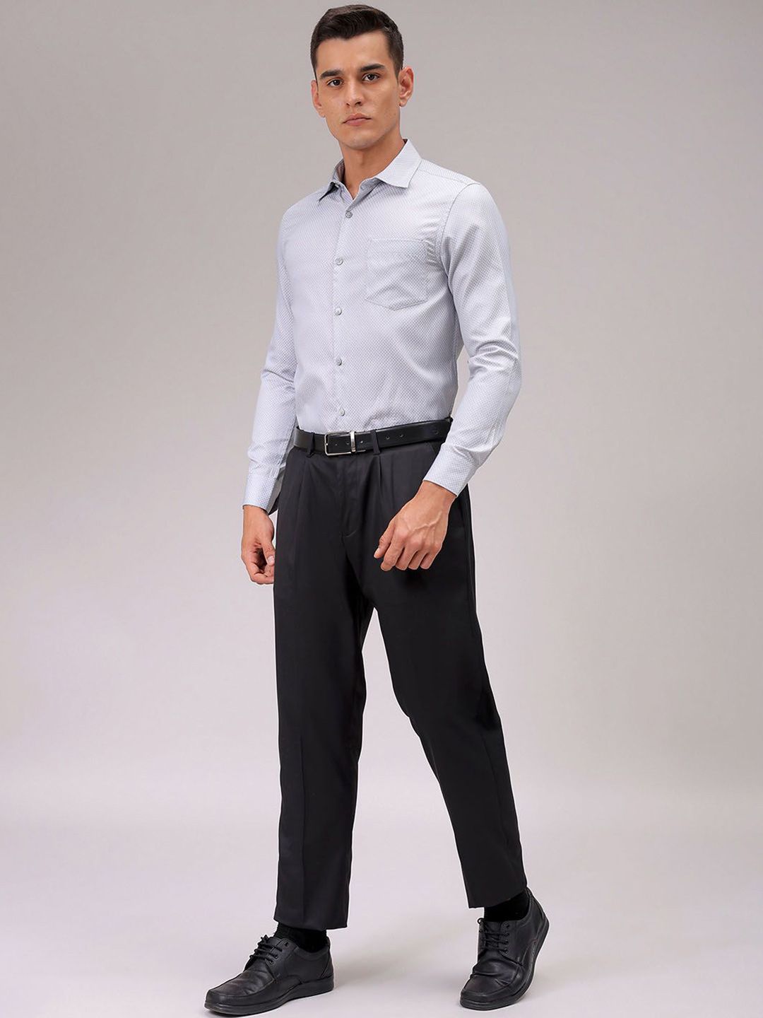 The Indian Garage Co. X Luxe Men Cutaway Collar Solid Slim Fit Formal Shirt