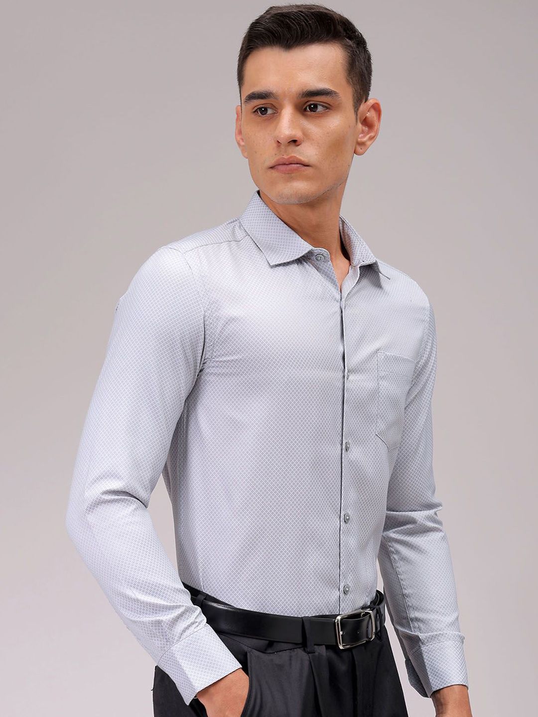 The Indian Garage Co. X Luxe Men Cutaway Collar Solid Slim Fit Formal Shirt