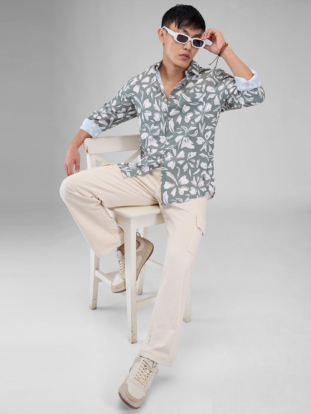 VASTRADO Men Classic Cutaway Collar Floral Printed Slim Fit Casual Shirt