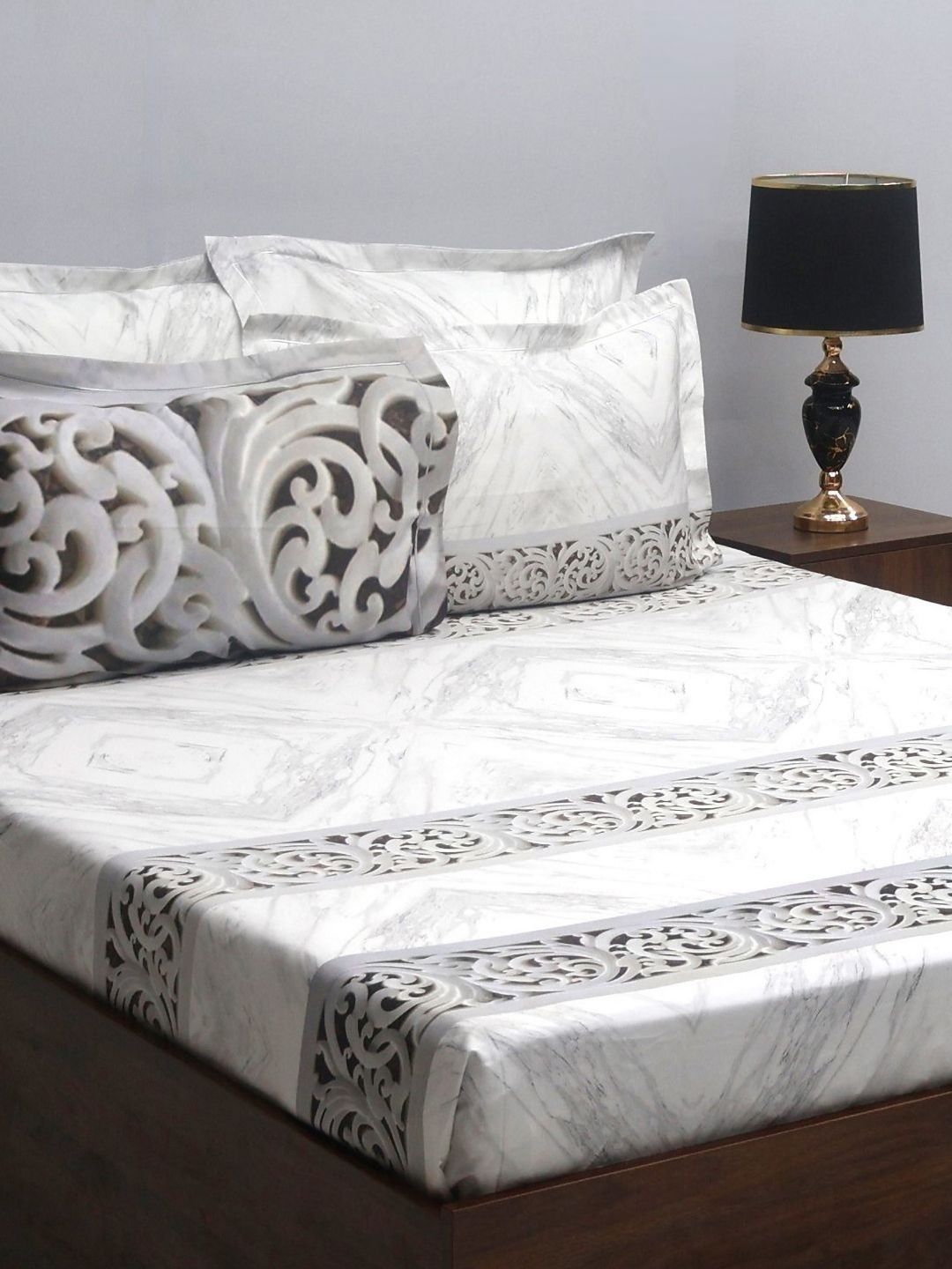 BOMBAY DYEING Urban Living Grey Printed 400 TC Cotton King Bedsheet with 4 Pillow Covers