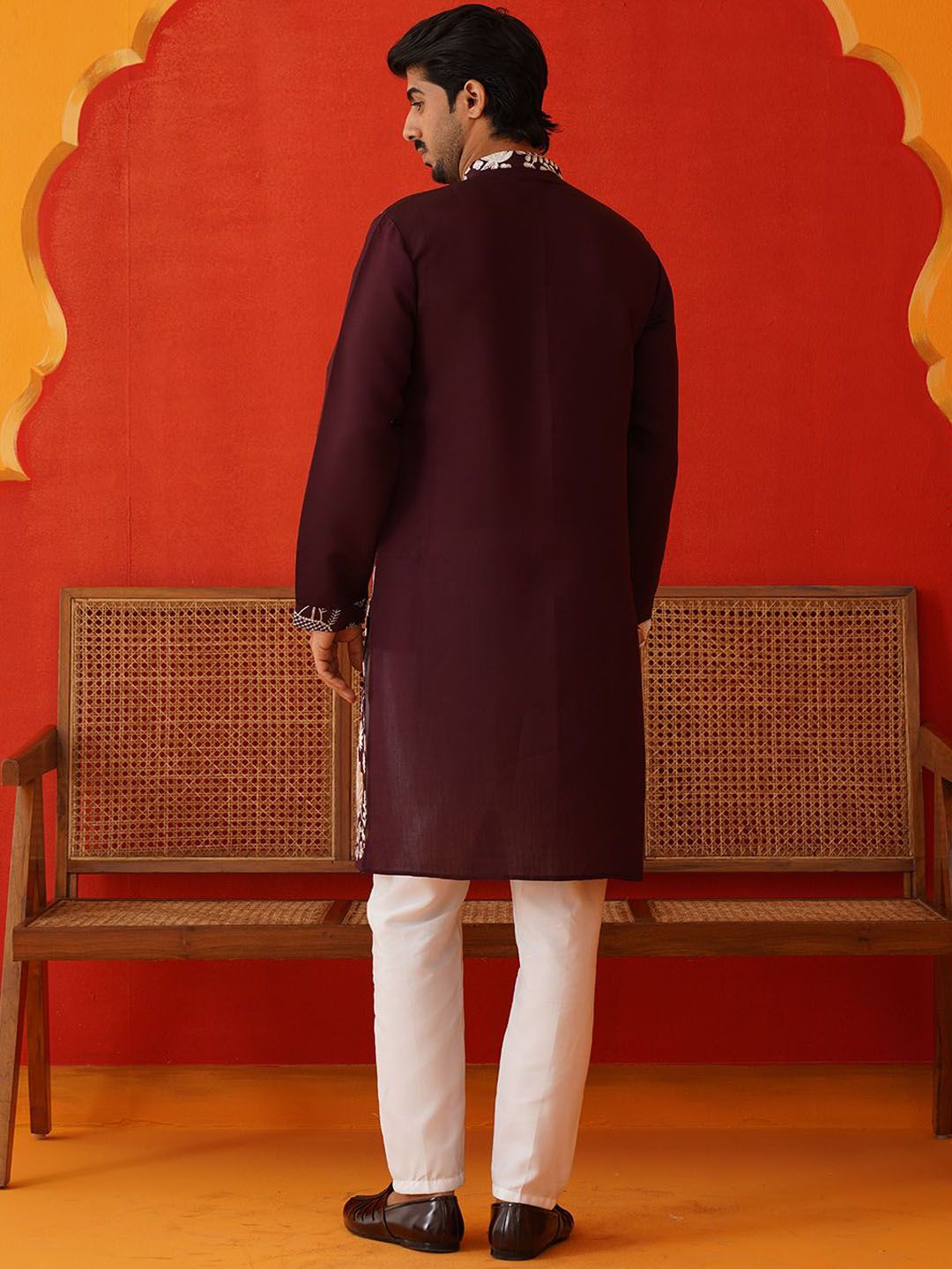 Jompers Men Floral Embroidered Regular Chikankari Kurta with Pyjamas