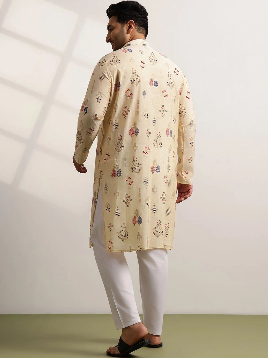 SOJANYA PLUS Men Ethnic Motifs Printed Regular Kurta with Pyjamas