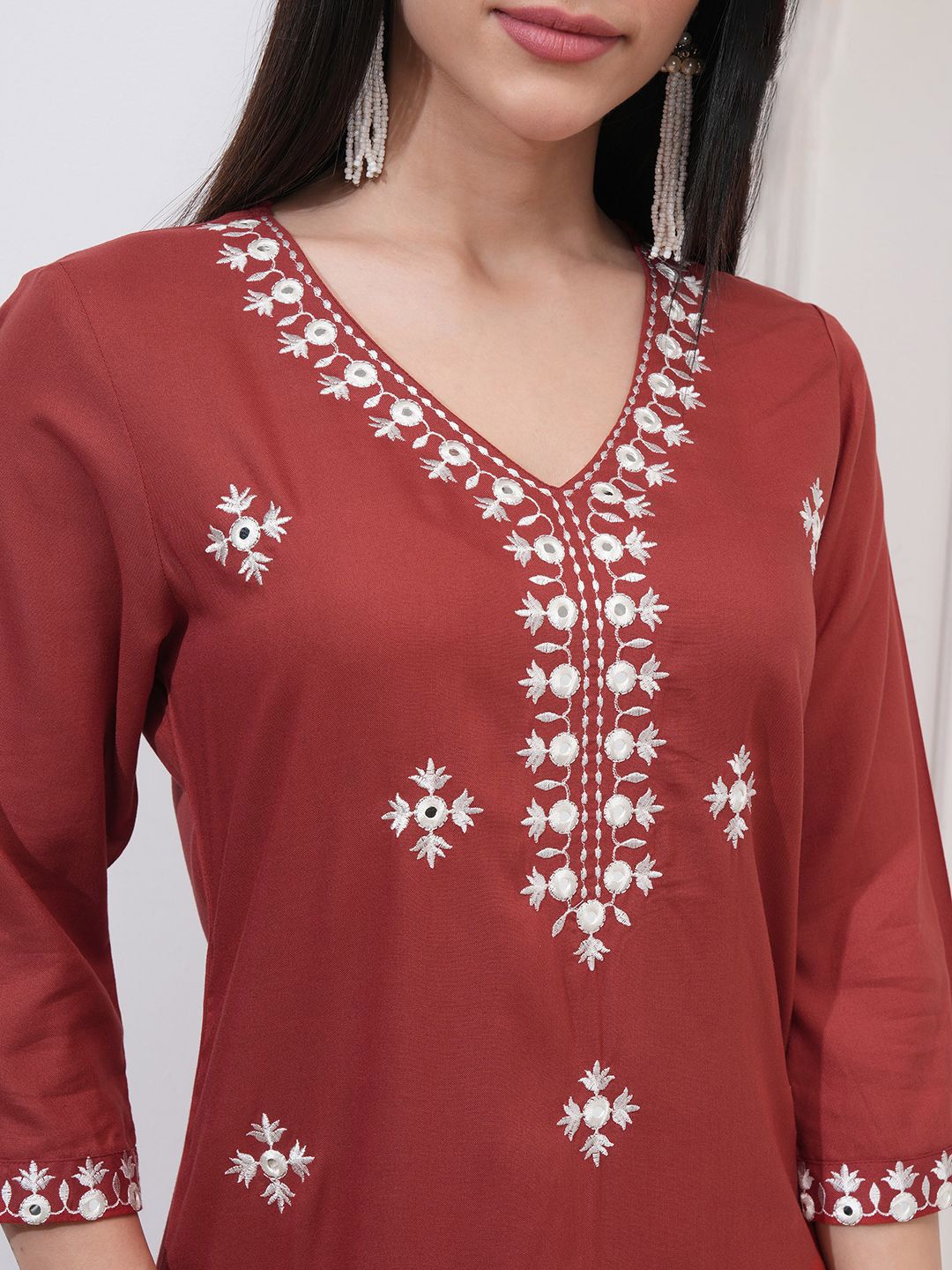 Vishudh Women Straight V Neck Kurta