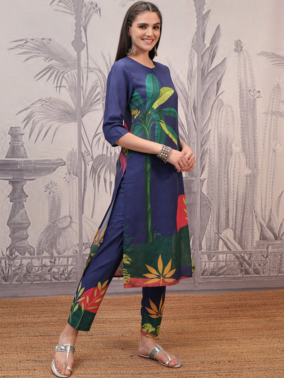 Vishudh Blue Floral Printed Round Neck Straight Kurta with Trouser