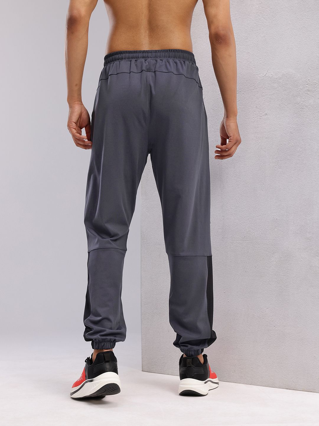 HRX by Hrithik Roshan Men Contrast Panel Rapid-Dry Training Joggers