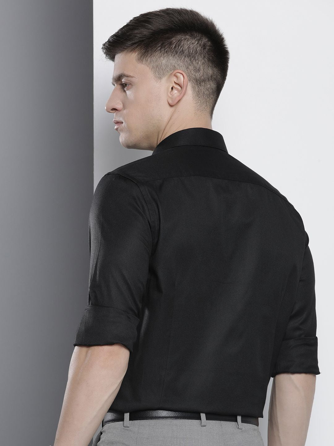 The Indian Garage Co. X Luxe Men Slim Fit Opaque Formal Shirt
