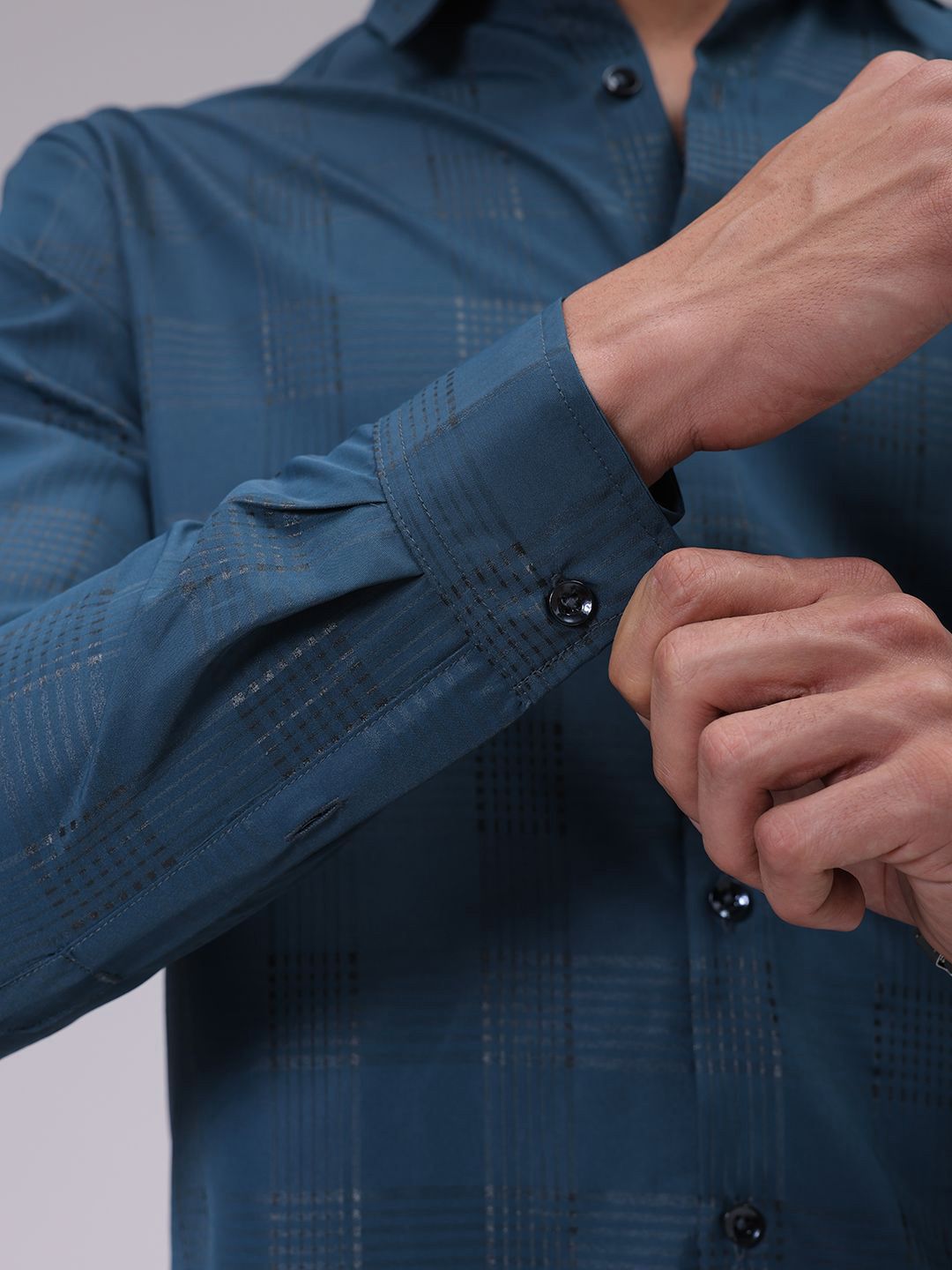 The Indian Garage Co Men Cutaway Collar Checked Slim Fit Party Shirt