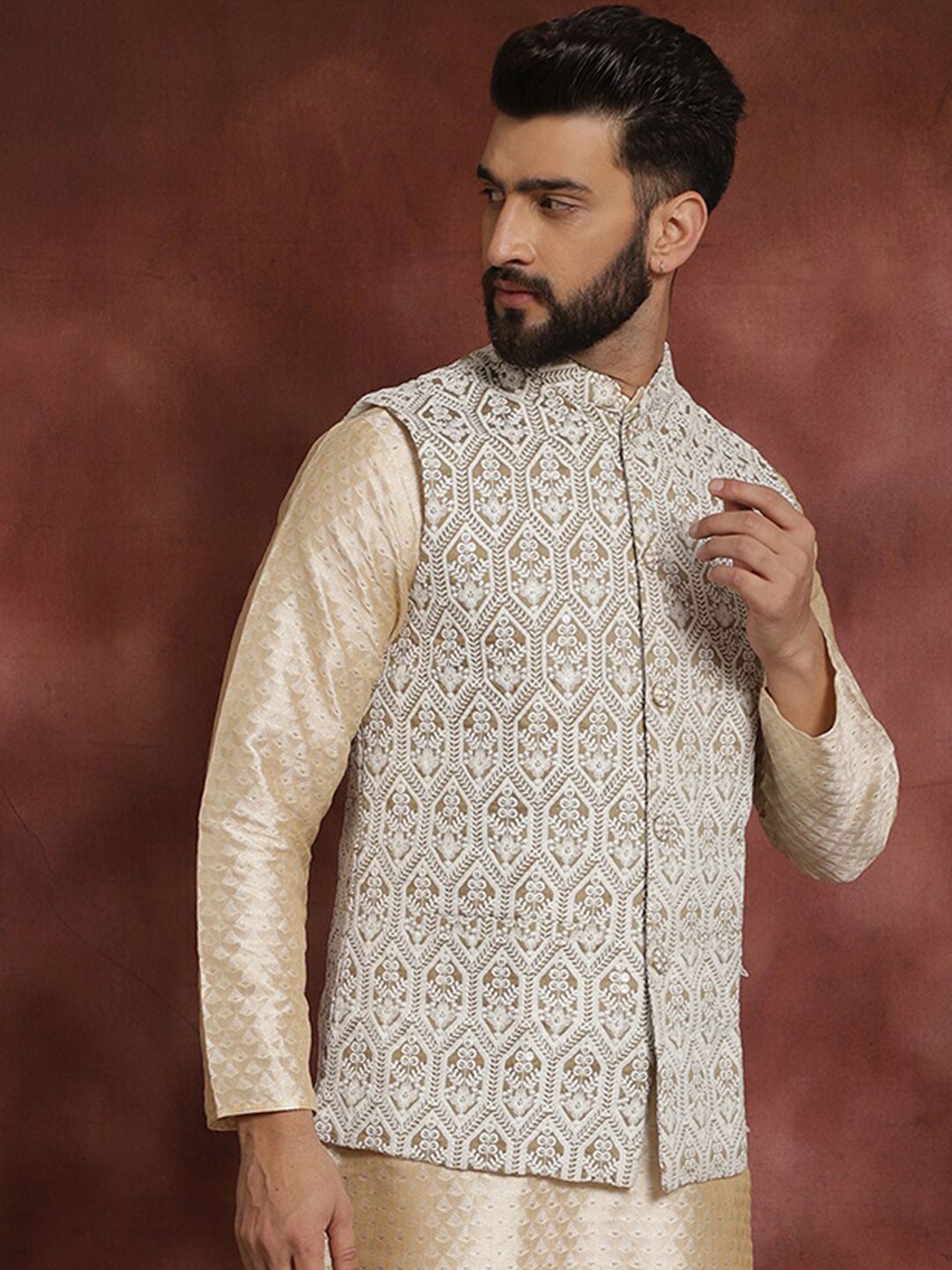 Jaket Nehru Kolar Mandarin Bersulam Metalik Anouk