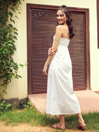 Sassafras Reka Bentuk Diri Putih Schiffli Pure Cotton A-Line Midi Dress