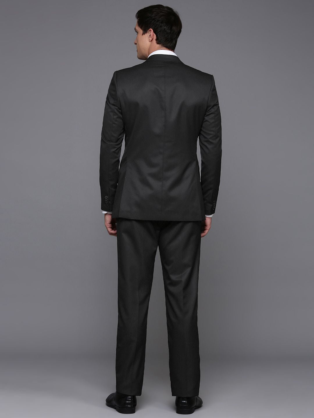 Raymond Men Self Design Single Breasted 2-Piece Formal Suit