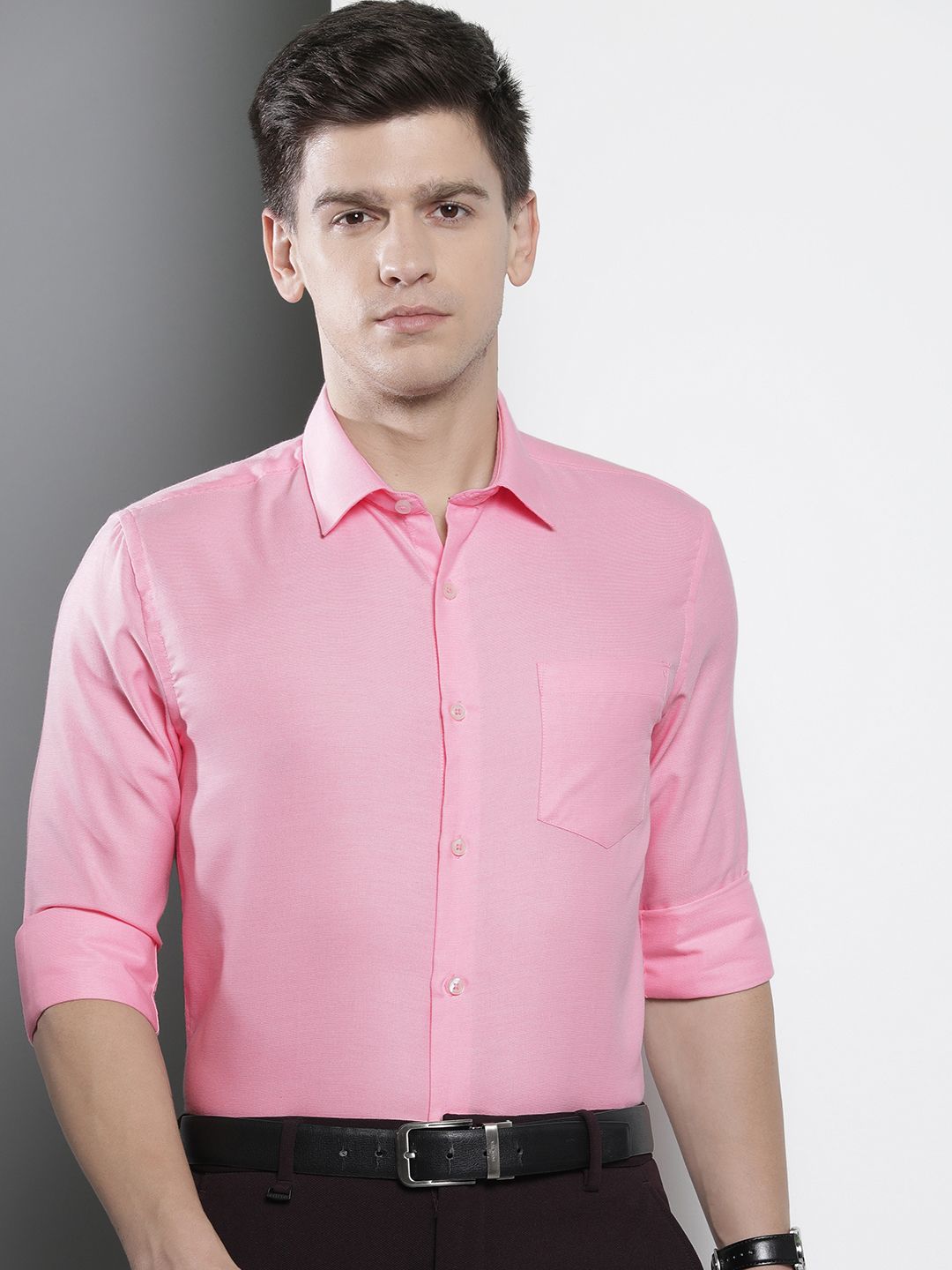 The Indian Garage Co. X Luxe Men Solid Slim Fit Opaque Formal Shirt
