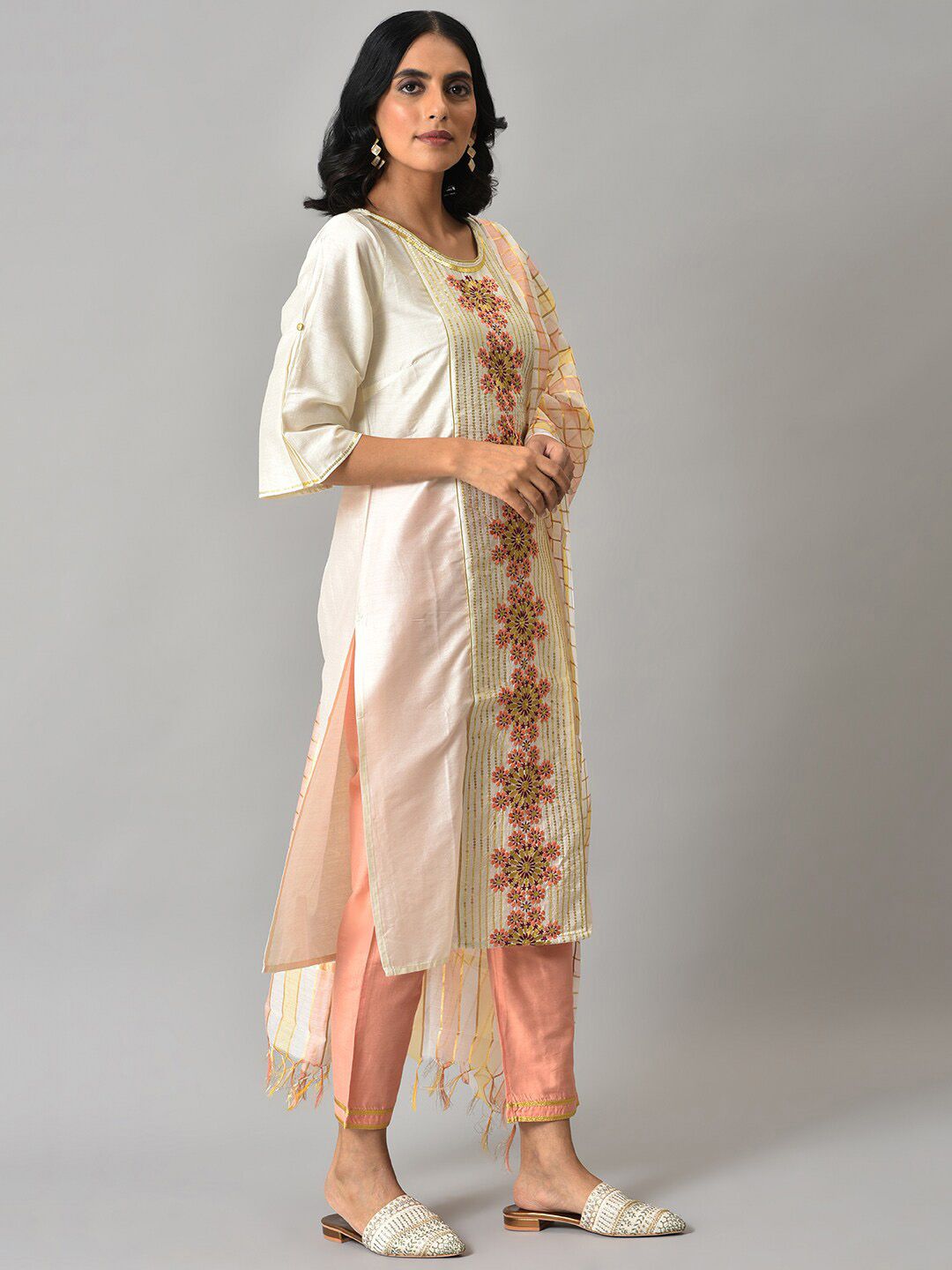 AURELIA Women White Floral Embroidered Liva Kurta with Trousers & Banaras Dupatta