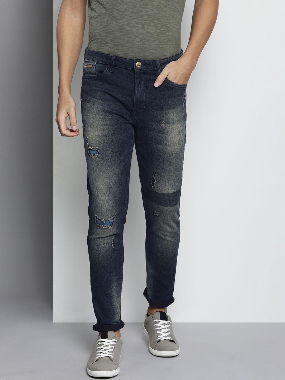 The Indian Garage Co Men Slim Fit Low Distress Light Fade Stretchable Jeans