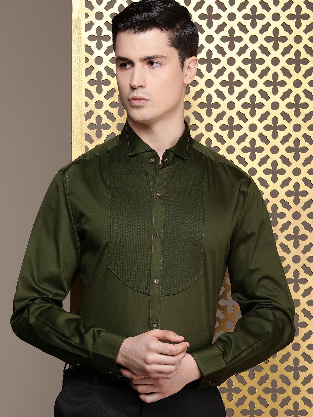 House of Pataudi Pure Cotton Pleated Wingtip Collar Party Shirt