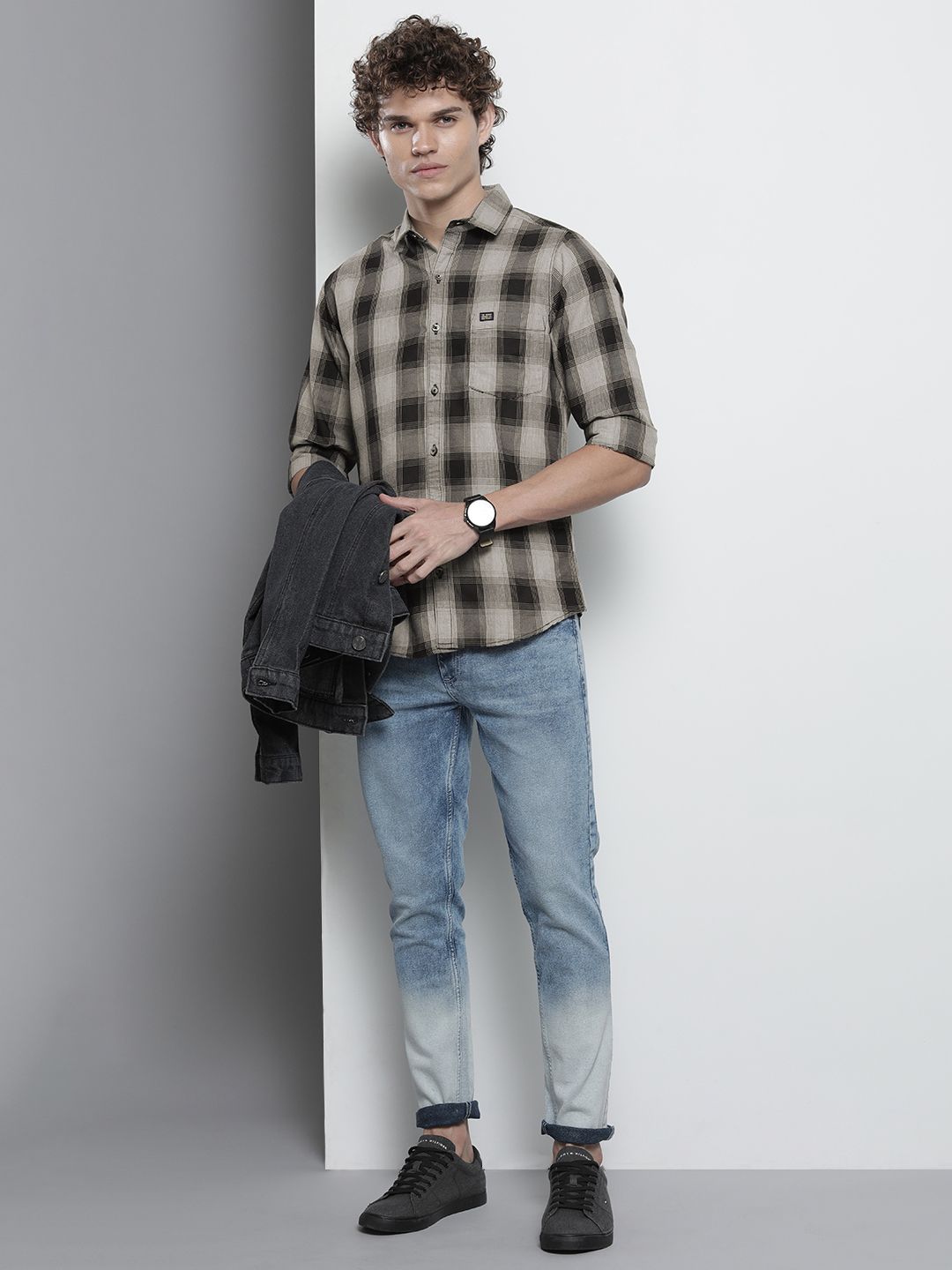 The Indian Garage Co Men Black & White Buffalo Checks Checked Cotton Casual Shirt