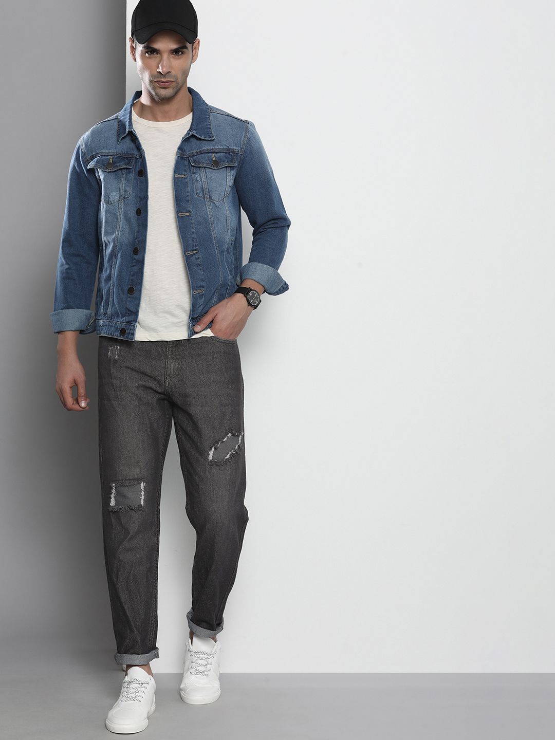 The Indian Garage Co Men Charcoal Grey Mildly Distressed Stretchable Jeans