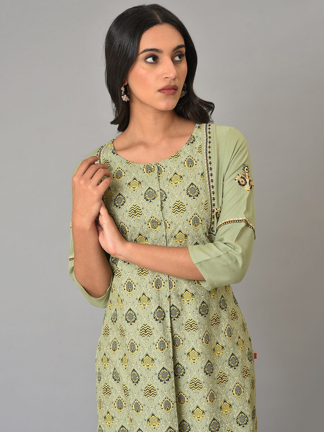 W Ethnic Motifs Printed Thread Work Kurta