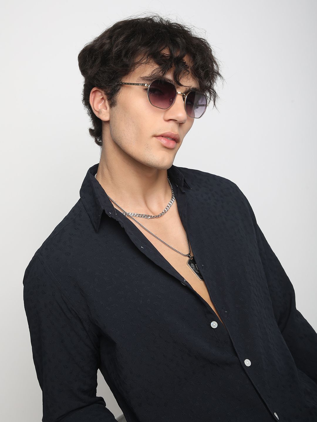 VASTRADO Men Classic Spread Collar Textured Solid Slim Fit Casual Shirt
