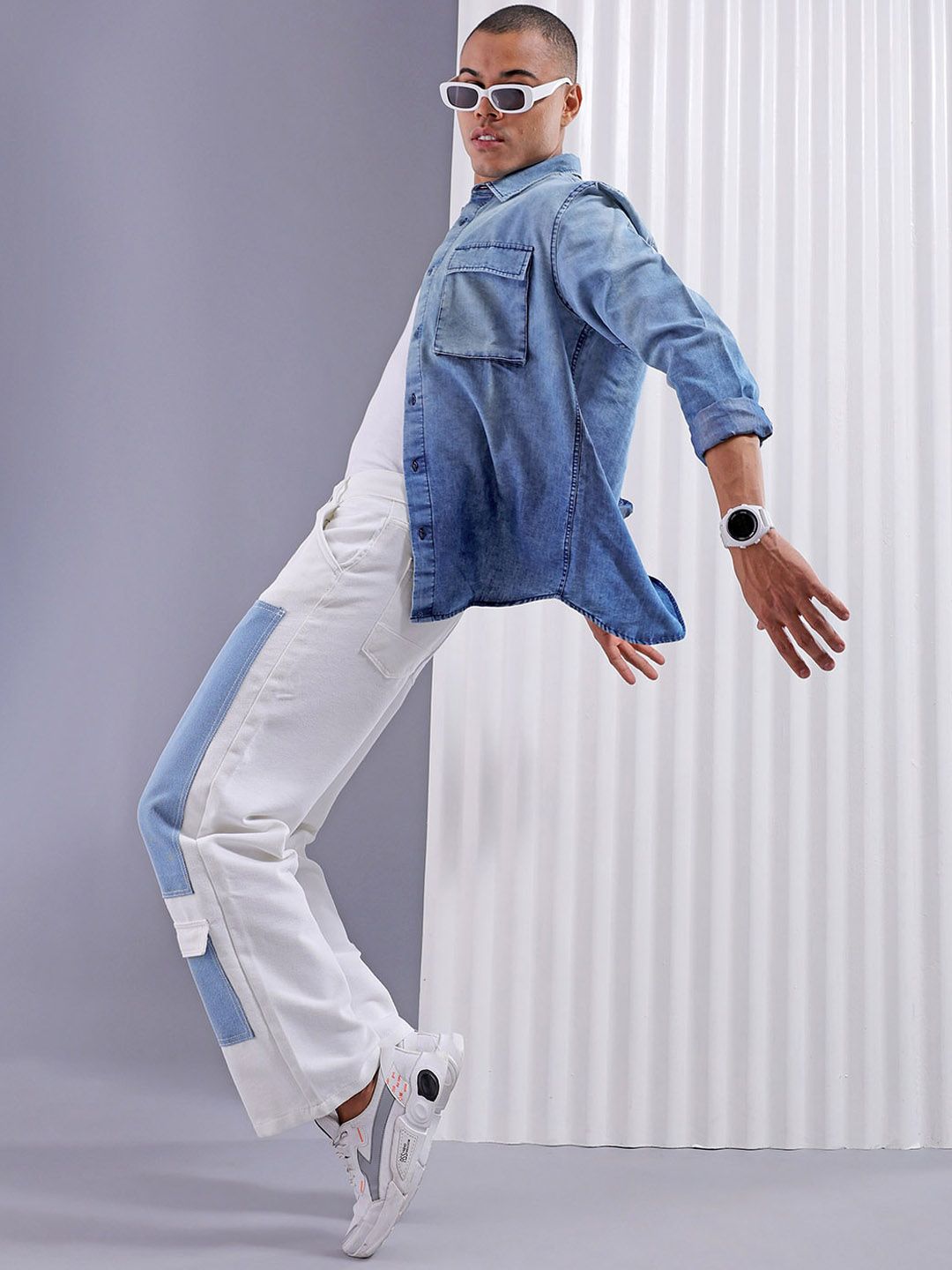 The Indian Garage Co Men Relaxed Fit Clean Look Colourblocked Cargos Jeans