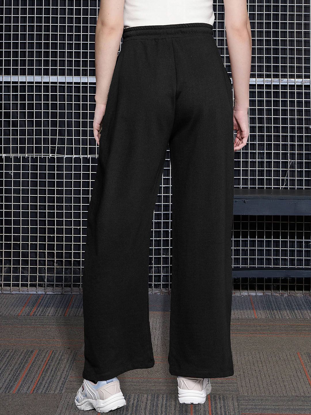 SASSAFRAS Women Black Cotton Relaxed fit Track Pants