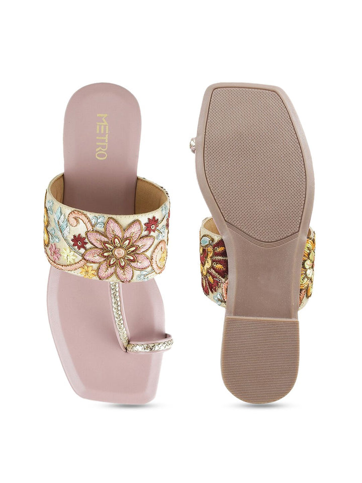 Metro Women Pink Embellished One Toe Flats