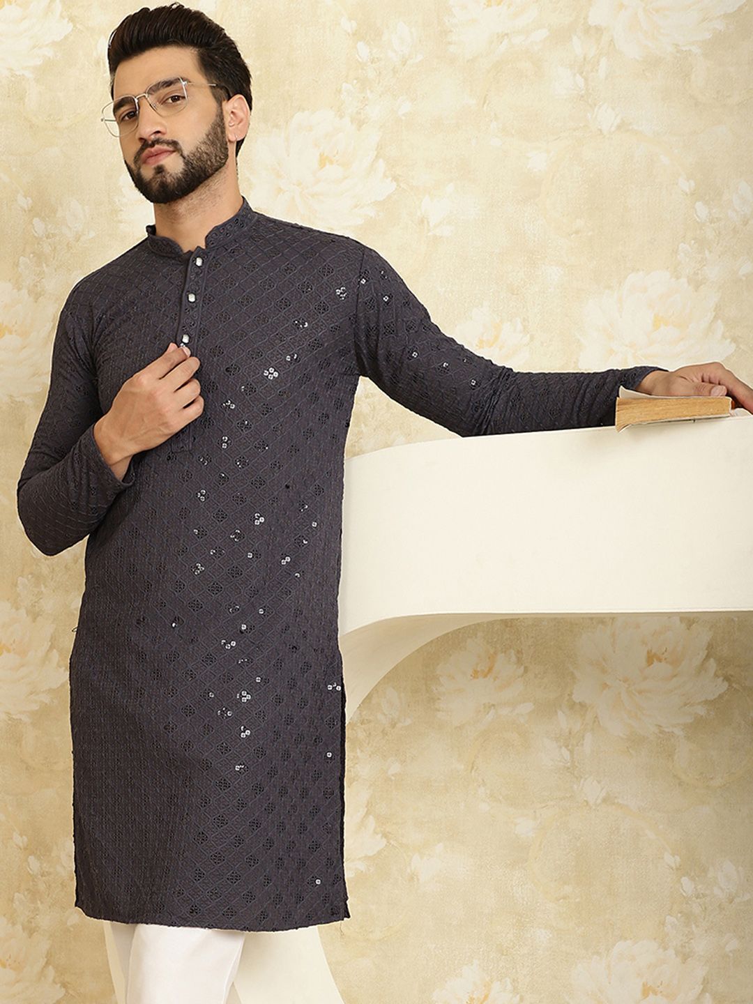 SOJANYA Men Grey Thread Work Kurta