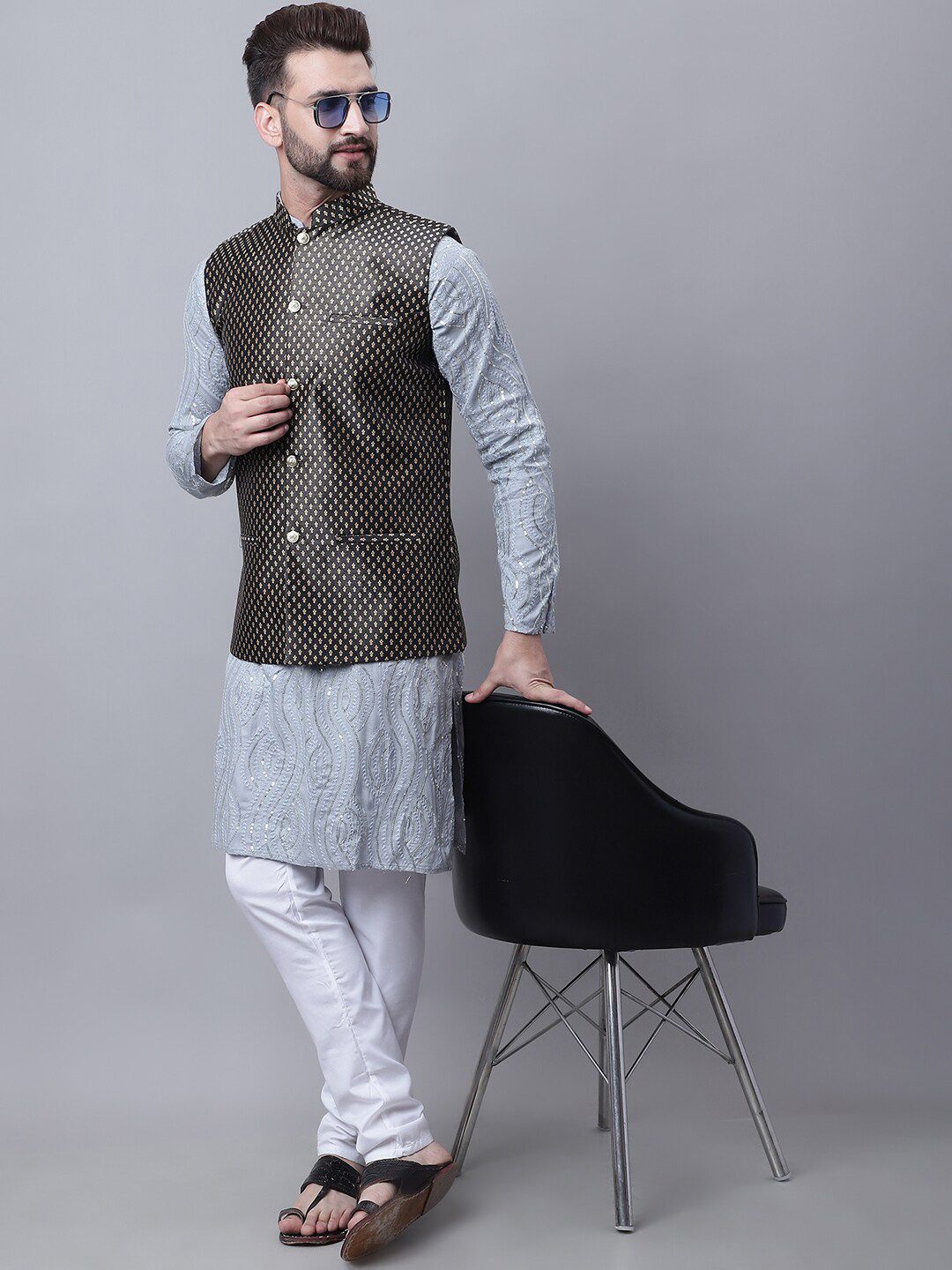 SOJANYA Ethnic Motifs Embroidered Regular Sequinned Kurta With Pyjamas & Nehru Jacket