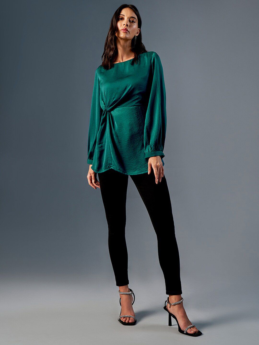 AND Round Neck Cuffed Sleeves Top