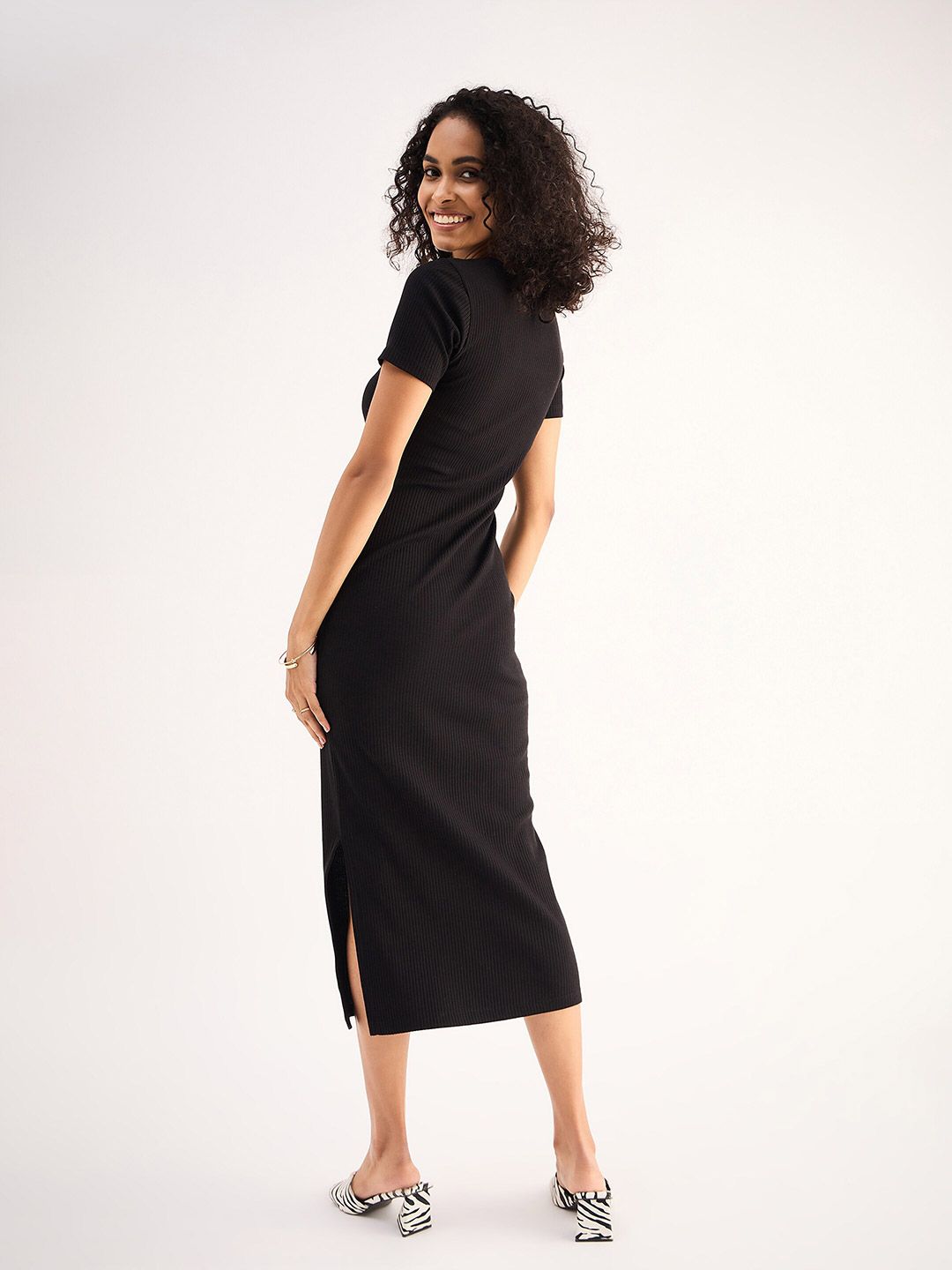 SASSAFRAS BASICS Square Neck Short Sleeves Sheath Midi Dress