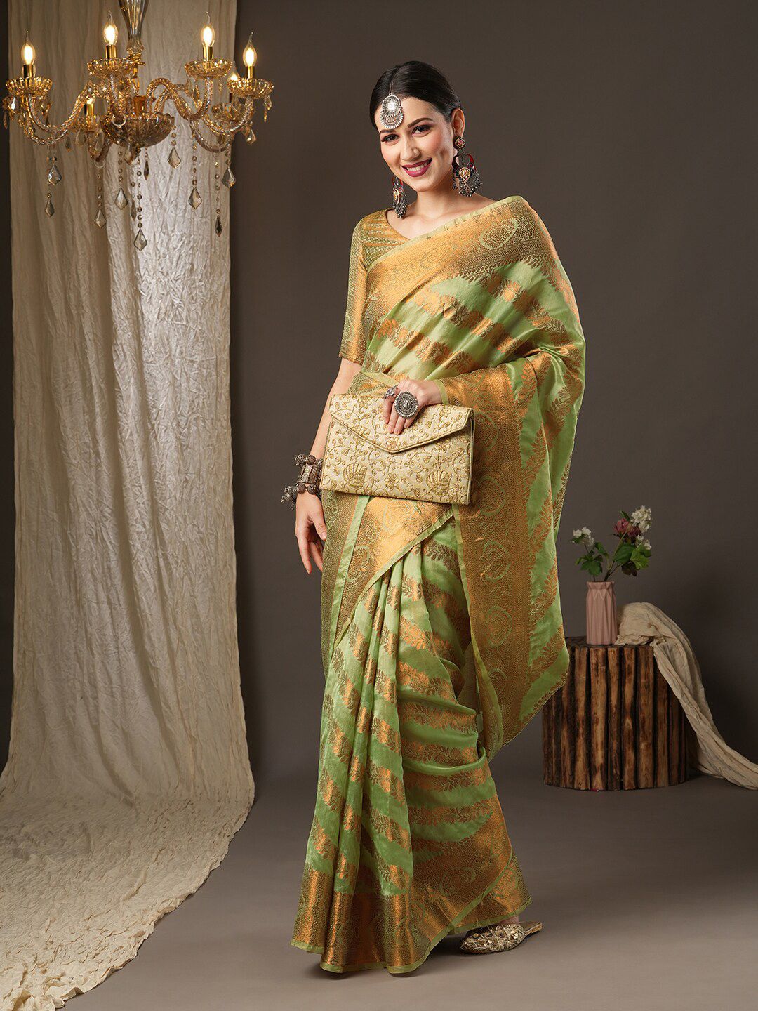 Saree mall Green & Gold-Toned Woven Design Zari Silk Blend Banarasi Sarees