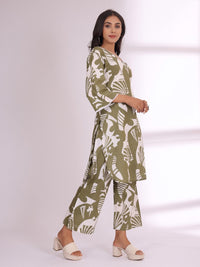 Varanga Floral Printed V-Neck Straight Kurta With Trousers