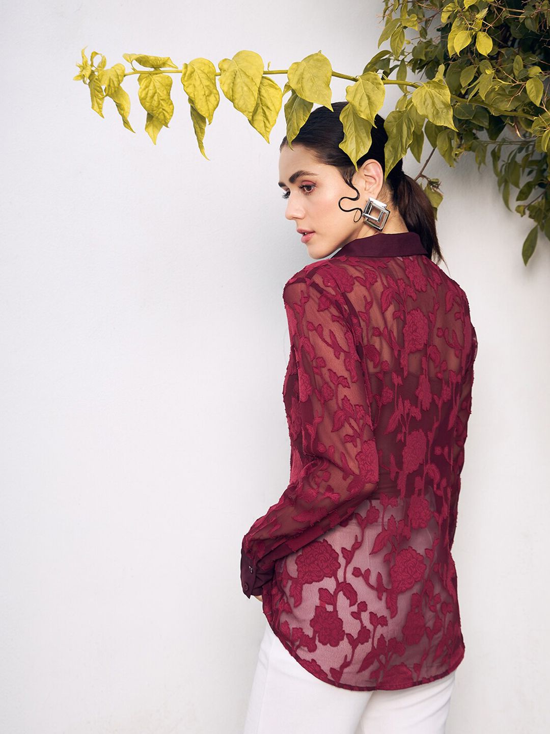 Berrylush Maroon Self Design Spread Collar Casual Shirt