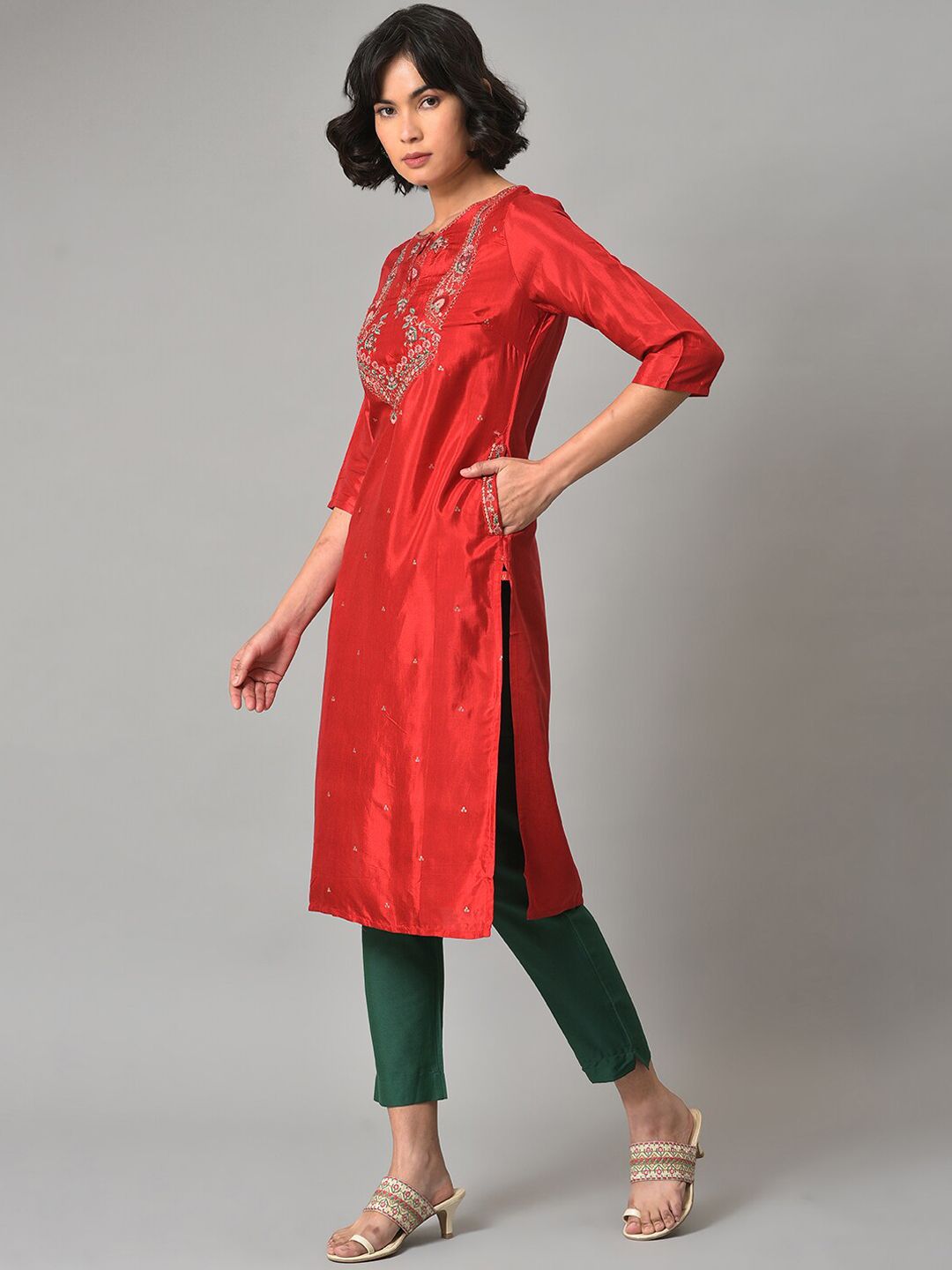 W Red Keyhole Neck Floral Yoke Design Thread Work Kurta