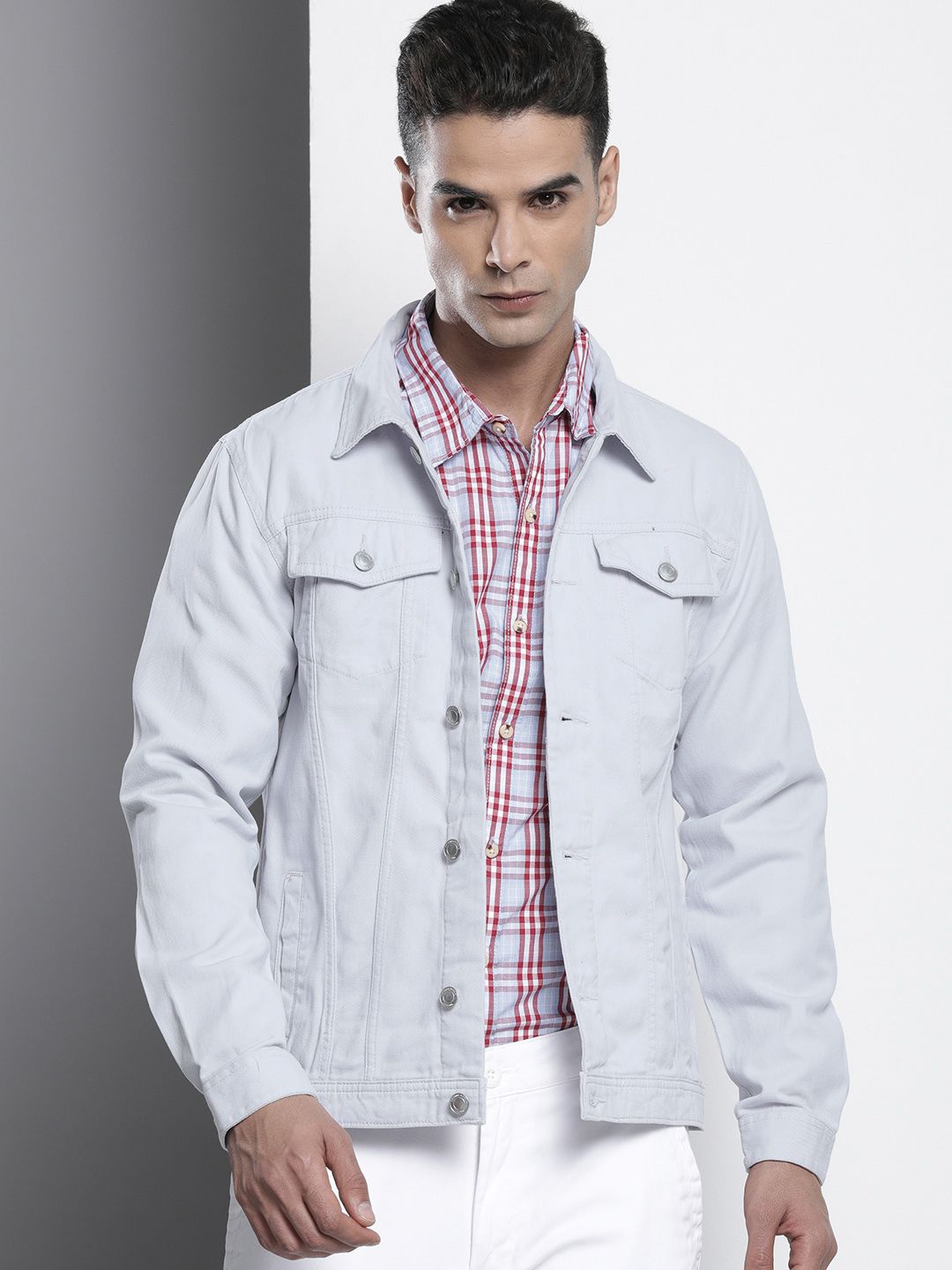 The Indian Garage Co Men Slim Fit Denim Trucker Jacket with Double Flap Pockets