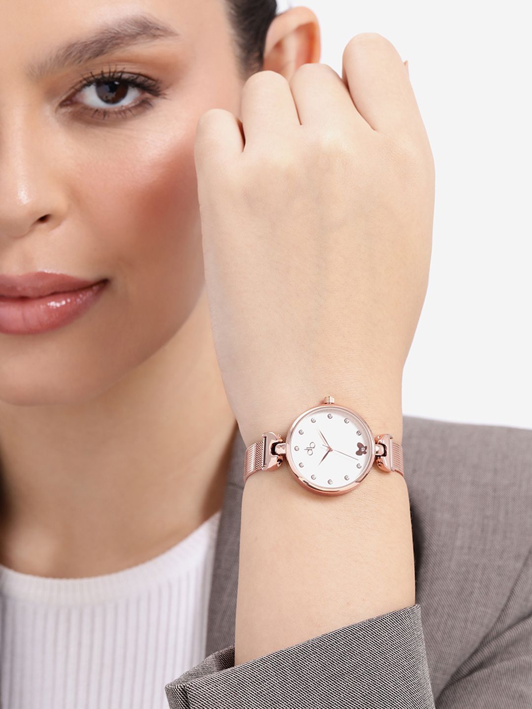 DressBerry Women Embellished Dial & Bracelet Style Straps Analogue Watch UT-A8648-SLR-DB