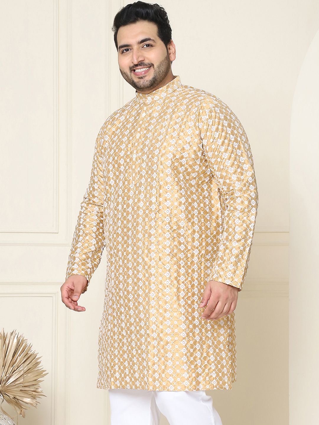 SOJANYA PLUS Lelaki Kurta Sulam Chikankari Emas & Putih