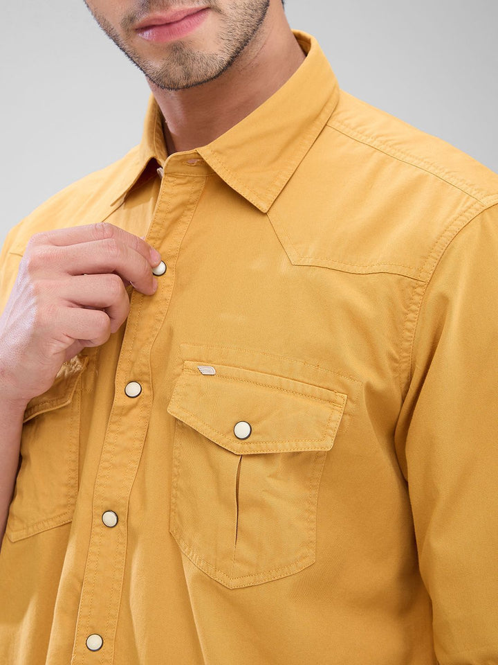 SPYKAR Men Solid Pocket Detailing Slim Fit Casual Shirt