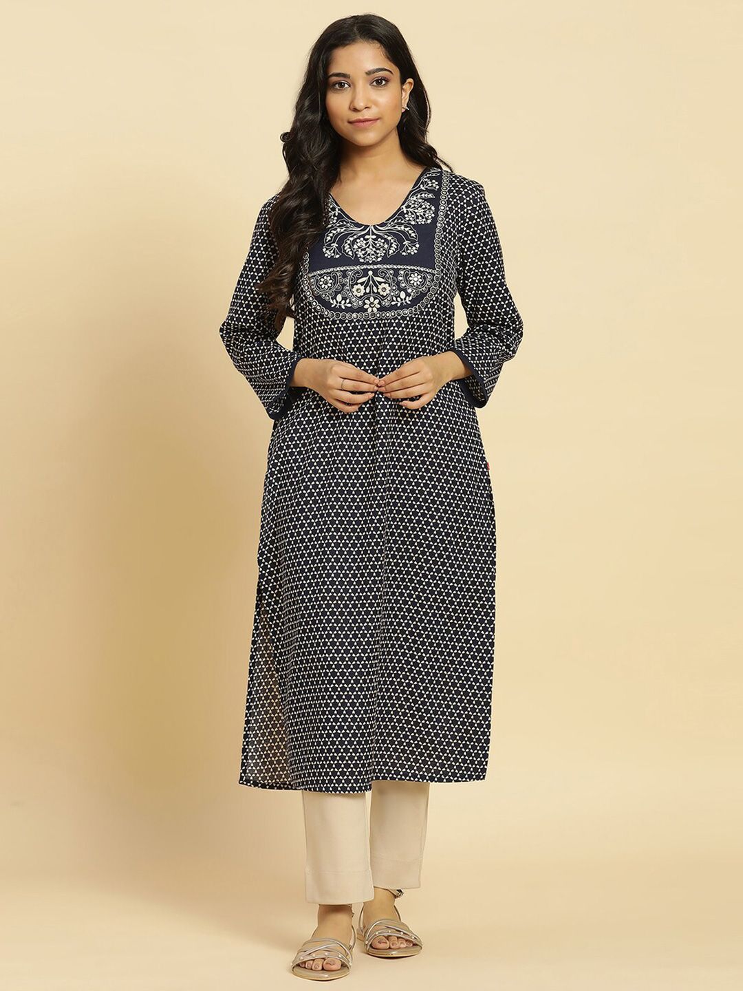 W Geometric Printed Yoke Design V neck Straight Kurta