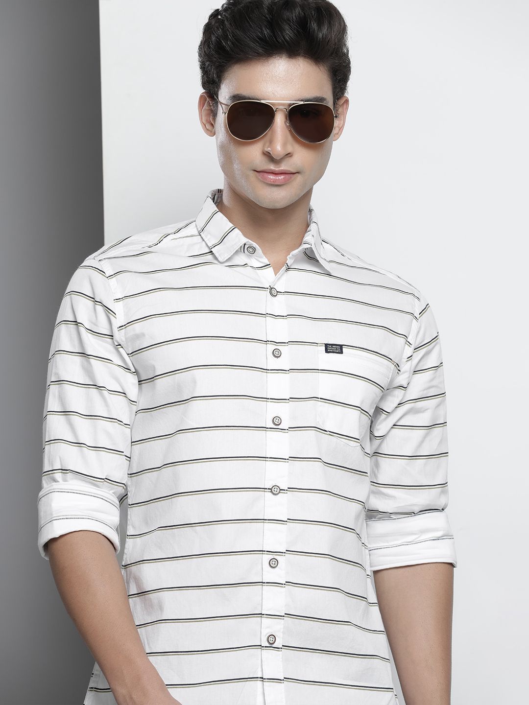 The Indian Garage Co Men White & Black Horizontal Stripes Striped Cotton Casual Shirt