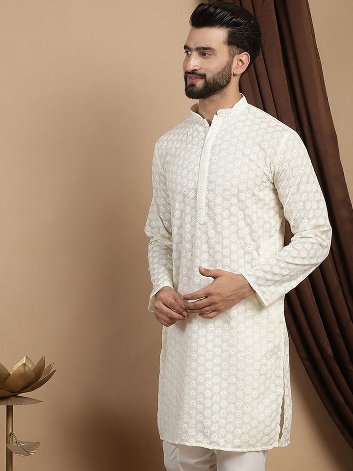 Kurta Lurus Kolar Mandarin Bersulam Anouk