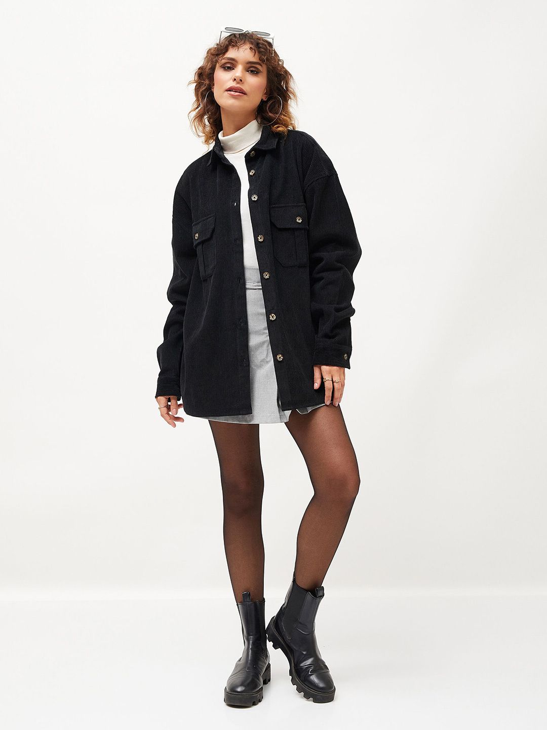 SASSAFRAS Oversized Self Designed Cutaway Collar Corduroy Casual Shirt