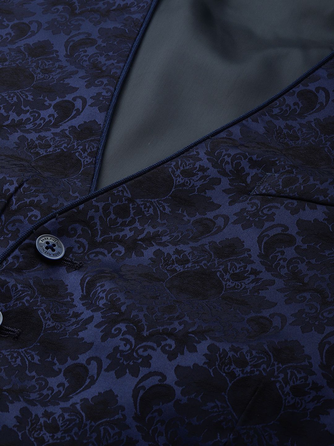 Park Avenue Self Design Single-Breasted 3 Piece Party Suit