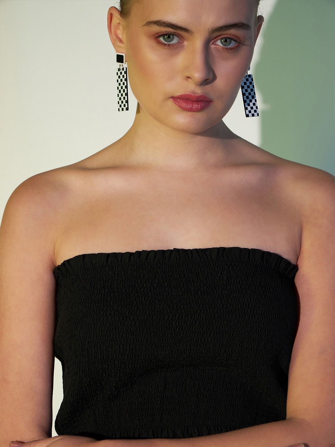 Berrylush Strapless Smocking Tube Crop Top