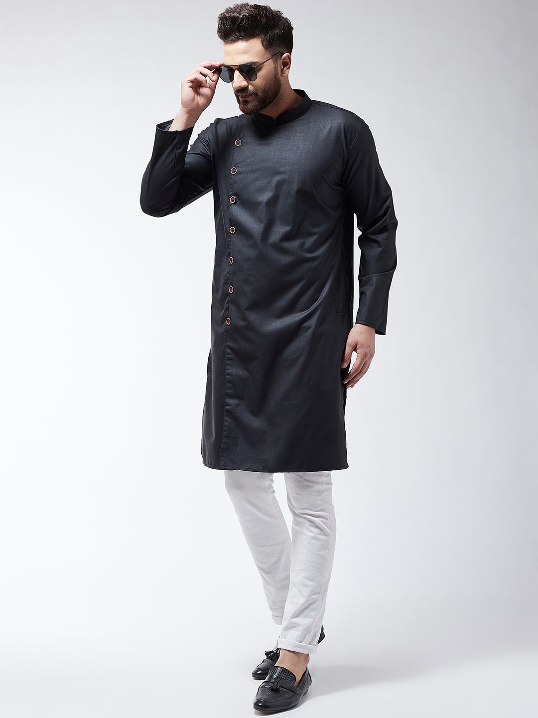SOJANYA Men Black Solid Straight Kurta