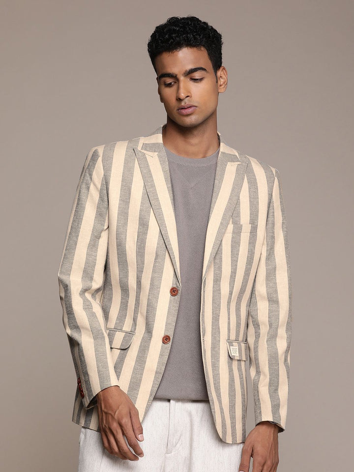 Mr Bowerbird Tailored Fit Peaked Lapel Collar Single Breasted Casual Blazer